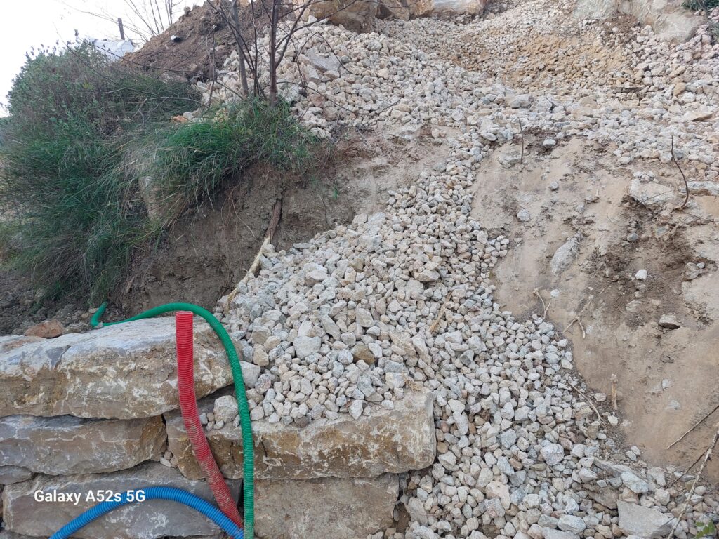 Terrassement de reseaux et VRD dans le Haut Var - realisation 9