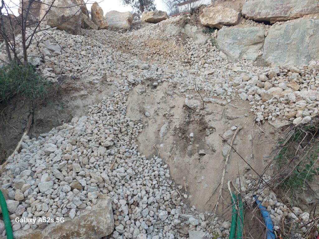 Terrassement de reseaux et VRD dans le Haut Var - realisation 15